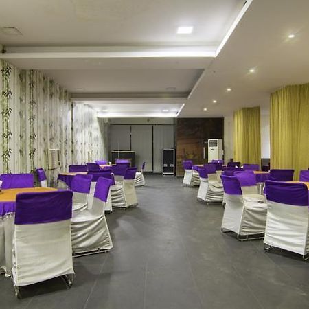 Hotel Treebo Palm Tree Palam Vihar Gurgaon Zewnętrze zdjęcie