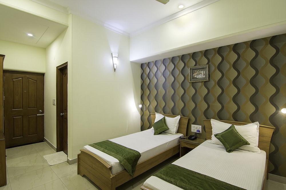 Hotel Treebo Palm Tree Palam Vihar Gurgaon Zewnętrze zdjęcie