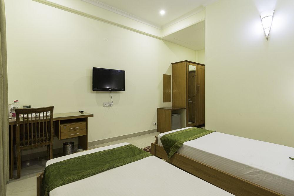 Hotel Treebo Palm Tree Palam Vihar Gurgaon Zewnętrze zdjęcie