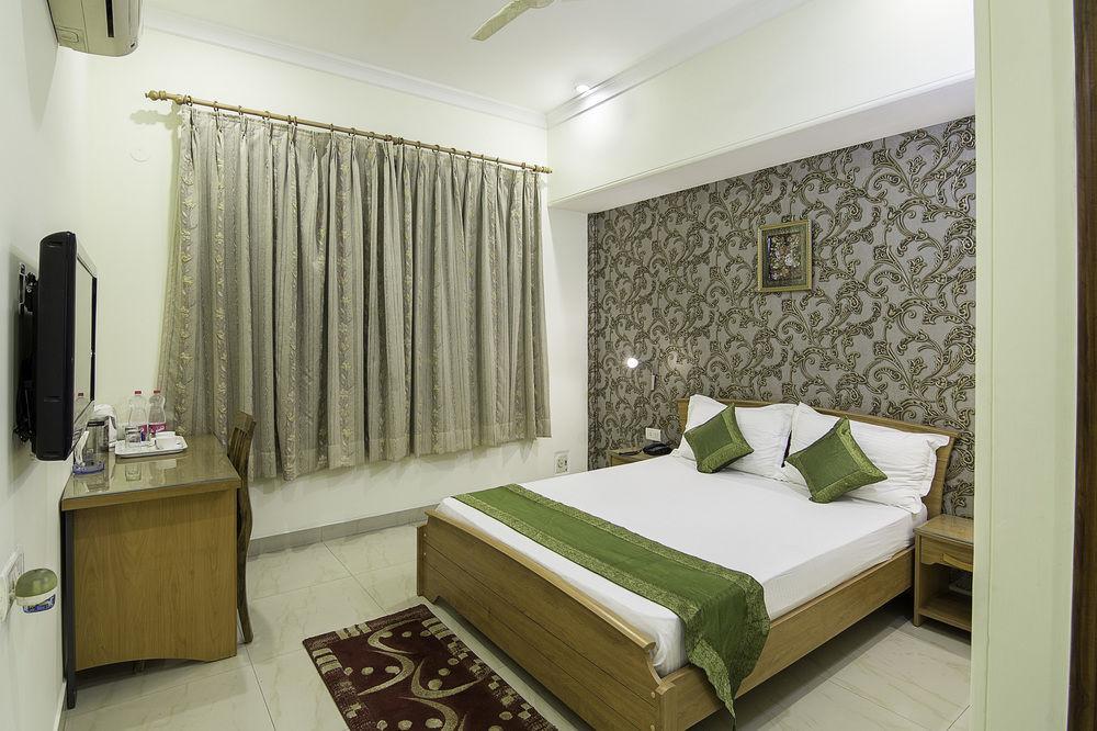 Hotel Treebo Palm Tree Palam Vihar Gurgaon Zewnętrze zdjęcie