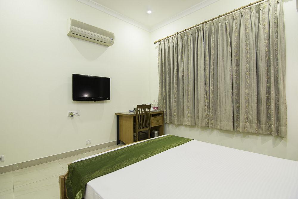 Hotel Treebo Palm Tree Palam Vihar Gurgaon Zewnętrze zdjęcie