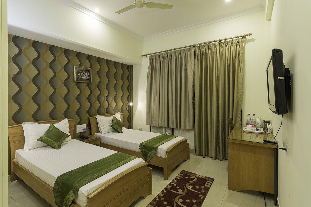 Hotel Treebo Palm Tree Palam Vihar Gurgaon Zewnętrze zdjęcie